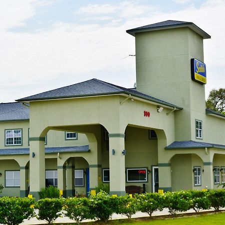 Scottish Inn And Suites Alvin Bagian luar foto