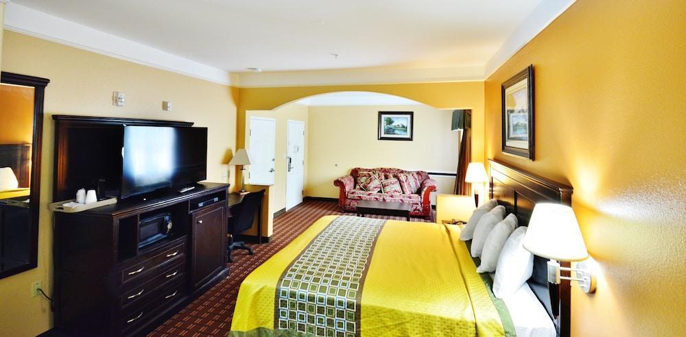 Scottish Inn And Suites Alvin Bagian luar foto