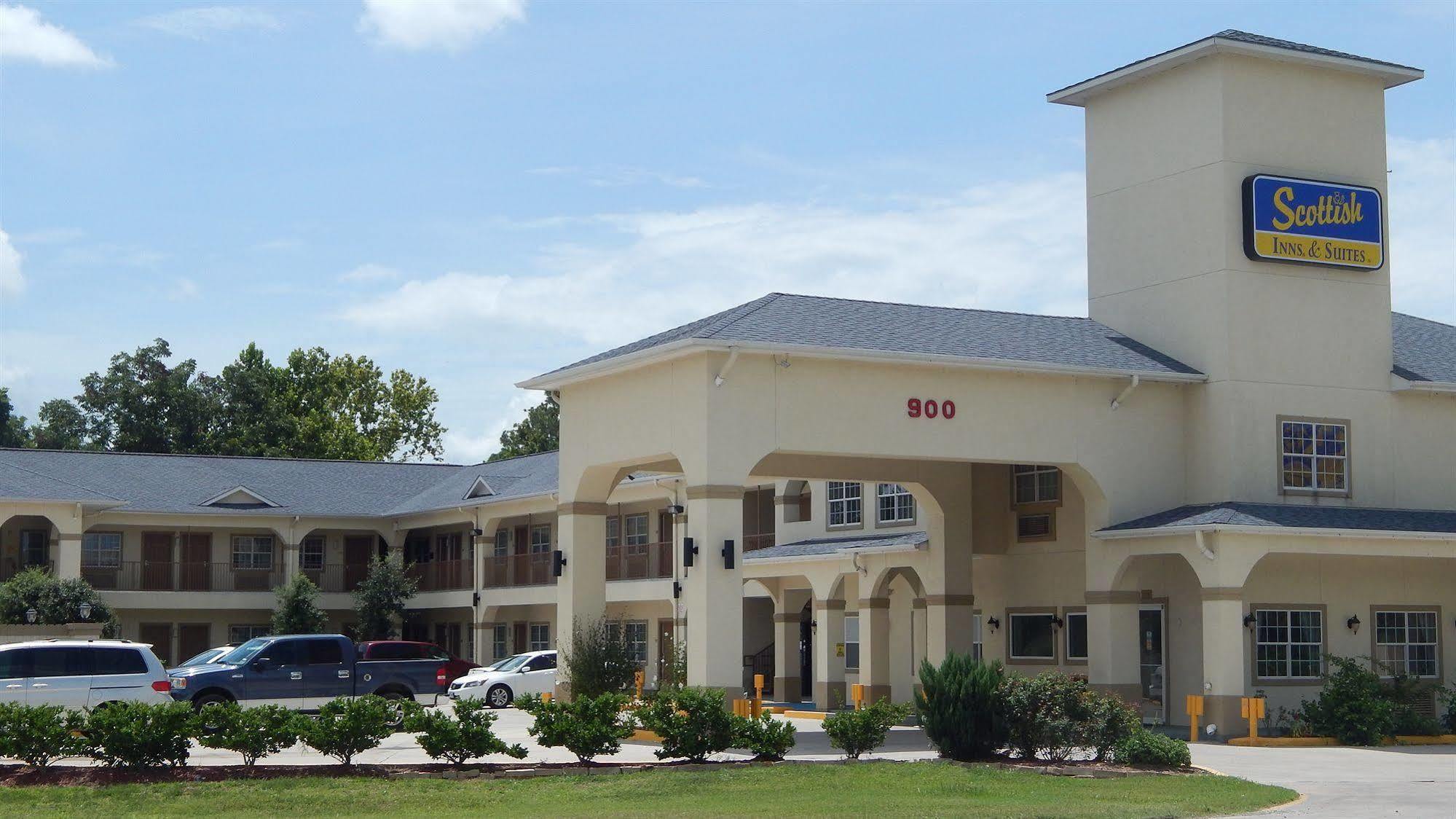 Scottish Inn And Suites Alvin Bagian luar foto